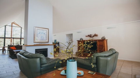 Kangaroo Retreat Holiday House - Accommodation QLD 1