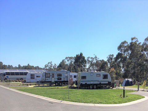 Lilydale Pine Hill Caravan Park - Accommodation QLD 0