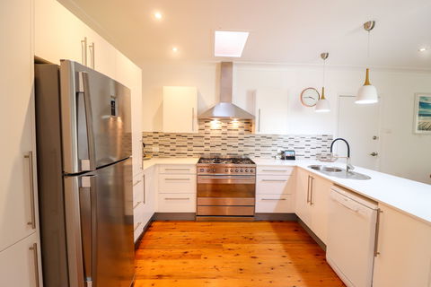 Pacific Beachhouse - Accommodation QLD 2