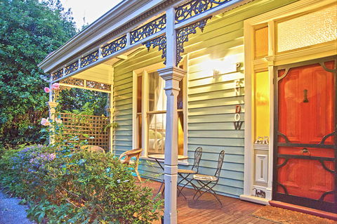 Pendower House B&B And Self Contained Apartments - Accommodation QLD 1