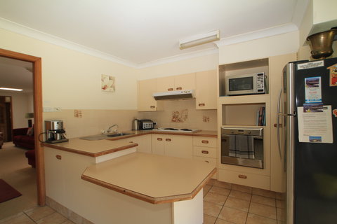 Ranu House-Waterfront - Accommodation QLD 1