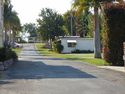 Sundowner Caravan Park - Accommodation QLD 0