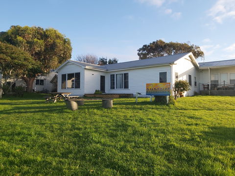 Surfside Backpacker - Accommodation QLD 0
