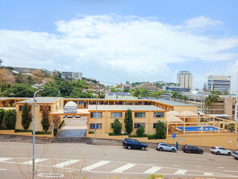 The Robert Towns - Accommodation QLD 0