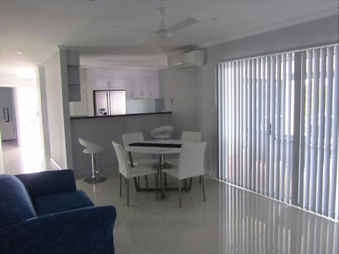 Top Valley View - Accommodation QLD 2