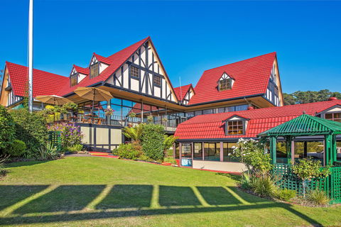 Village Family Motor Inn - Accommodation QLD 0