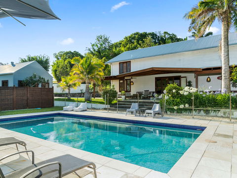 Wandarra - Accommodation QLD 0