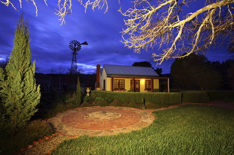 Yellow Cottage - Accommodation QLD 0
