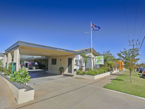 7th Street Motel - Accommodation QLD 1