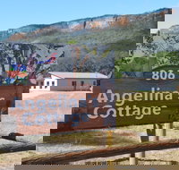 Angelina's Cottage - Capertee Valley - Accommodation QLD