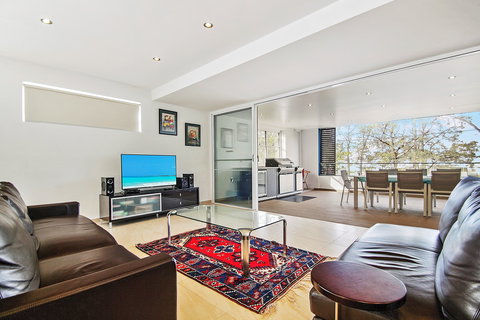 Bayreach Three - Accommodation QLD 1