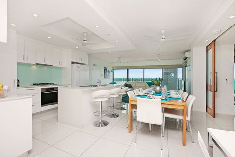 Beachlife Sea Spray Apartment - Accommodation QLD 1