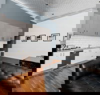Bespoke on Main - Accommodation QLD