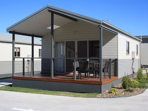 Bowlo Holiday Cabins - Accommodation QLD 0