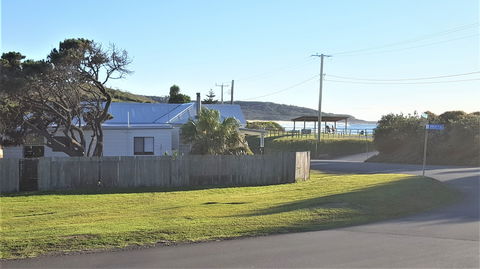 By The Beach At Catho - Accommodation QLD 0
