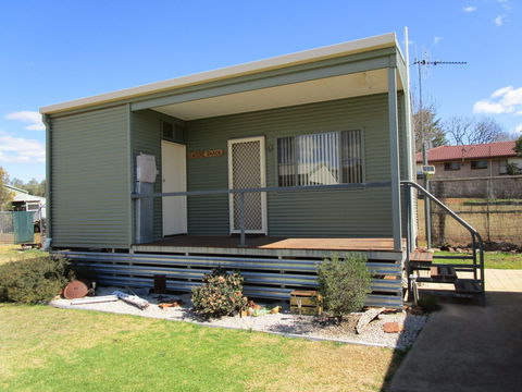 Caddy Shack Dunedoo - Accommodation QLD 0