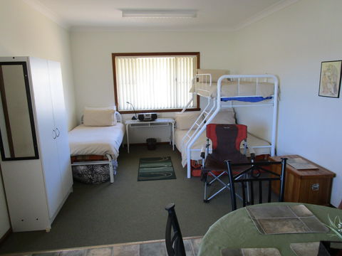 Caddy Shack Dunedoo - Accommodation QLD 2