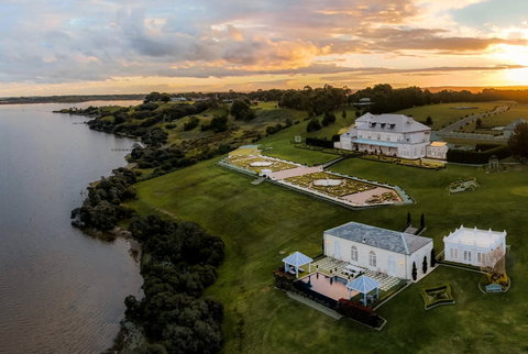 Campbell Point House - Accommodation QLD 0