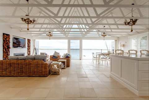 Campbell Point House - Accommodation QLD 2