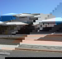 Cozzys Condo Luxury Beach House - Accommodation QLD