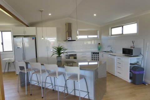 Cozzys Condo Luxury Beach House - Accommodation QLD 2