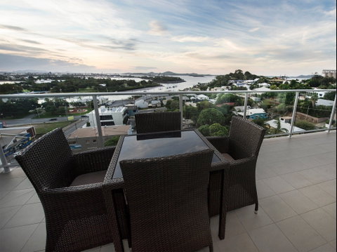 Curtis Central Apartments - Accommodation QLD 2