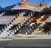 Family Hotel - Accommodation QLD