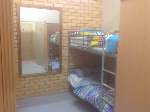 Hillston Backpackers - Accommodation QLD 2