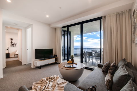 Iconic Kirra Beach Resort - Accommodation QLD 2
