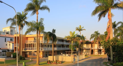 Jadran Motel And El Jays Holiday Lodge - Accommodation QLD 0