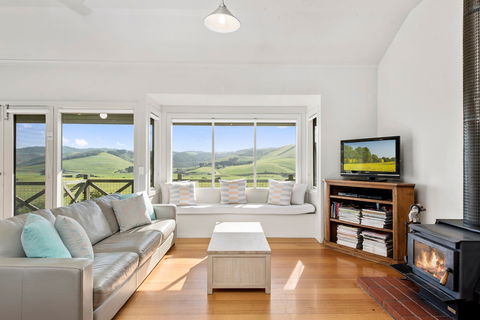 Johanna Seaside Cottages - Accommodation QLD 1