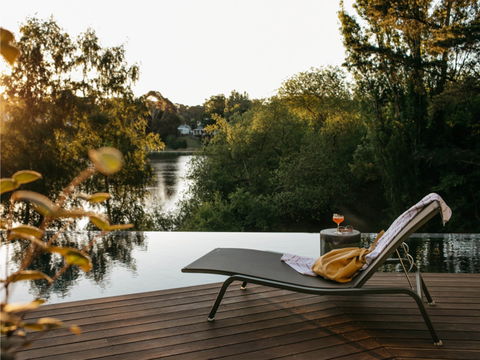 Lake House - Accommodation QLD 1