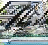 Luxico - Harbourside Retreat - Accommodation QLD