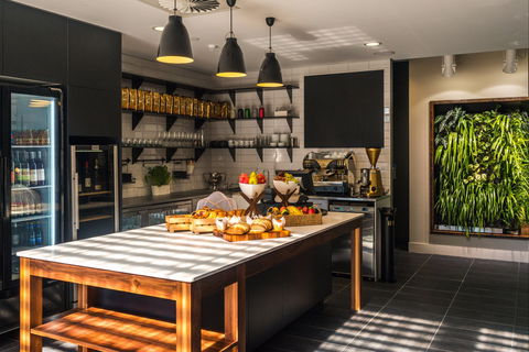Mantra Richmont Hotel - Accommodation QLD 1