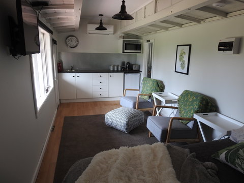 Miners Ridge Vineyard Railway Carriage B&B - Accommodation QLD 2