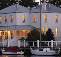 Oscars Waterfront Boutique Hotel - Accommodation QLD