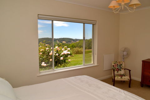 Pat And Ted's In The Piccadilly Valley - Accommodation QLD 2