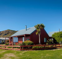 Pol and Pen Holiday Cottages - Accommodation QLD