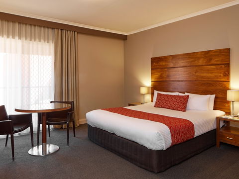 Quality Hotel Dickson - Accommodation QLD 2