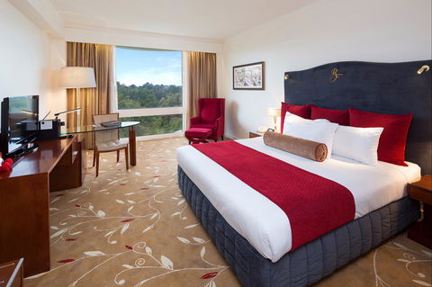 Royal On The Park Hotel And Suites - Accommodation QLD 1