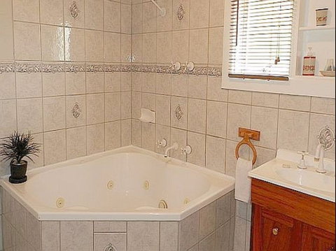 Ruby's Cottage - Accommodation QLD 2
