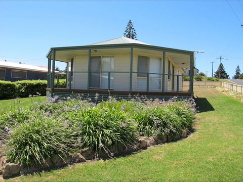 Sims Holiday Home - Accommodation QLD 0