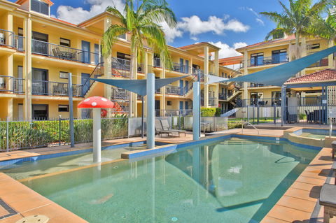 South Pacific Apartments - Accommodation QLD 1