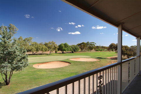 Standpipe Golf Motor Inn - Accommodation QLD 2