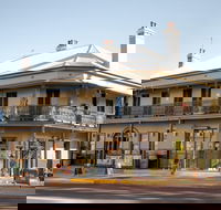 The Family Hotel Maitland - Accommodation QLD