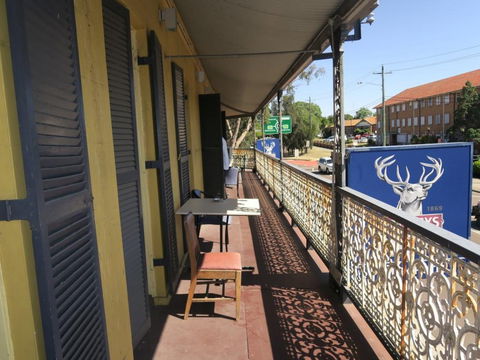 The Family Hotel Maitland - Accommodation QLD 1