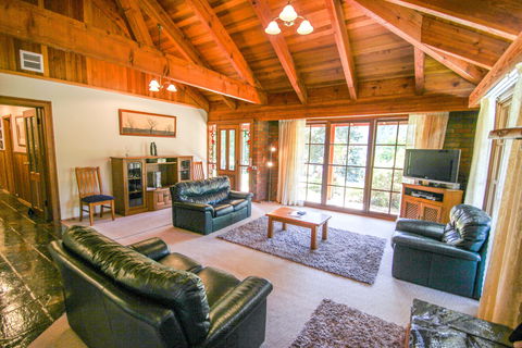 Wombat Hollow - Accommodation QLD 0