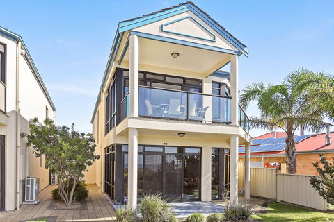 63 Franklin Parade - Accommodation QLD 1