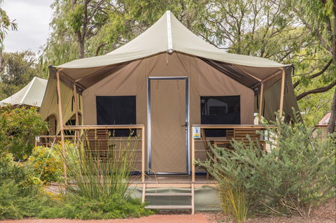 Amblin Holiday Park - Accommodation QLD 0