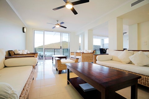 At Blue Horizon Resort - Accommodation QLD 2
